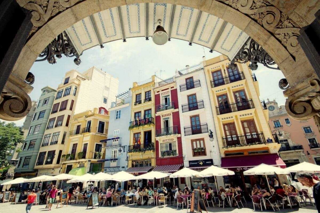 terrassen en gevels - wijk el carmen in valencia